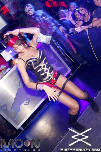 moon_bang_JRocOween_102610_016