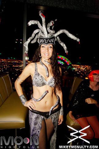 moon_bang_JRocOween_102610_017