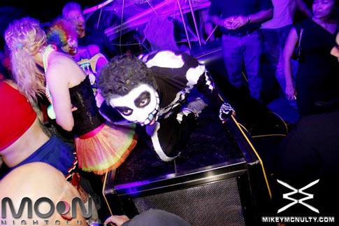 moon_bang_JRocOween_102610_090