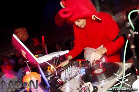 moon_bang_JRocOween_102610_122