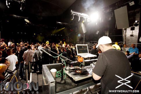 moon_bang_JRocOween_102610_185