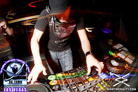 Godskitchen_SandervanDoorn_BodyEnglish_LasVegas_102109_006