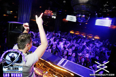 Godskitchen_SandervanDoorn_BodyEnglish_LasVegas_102109_100