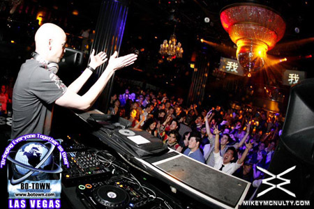 FerryCorsten_Godskitchen_BodyEnglish_LasVegas_102809_006