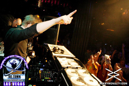 FerryCorsten_Godskitchen_BodyEnglish_LasVegas_102809_111