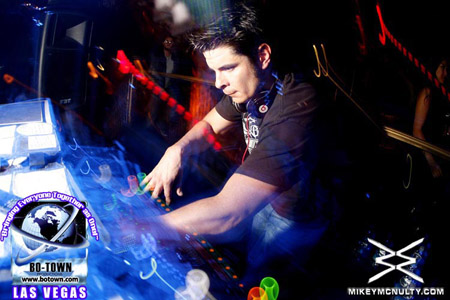 BodyEnglish_Godskitchen_DjIrene_71509_015