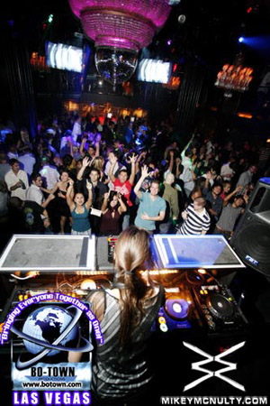 Godskitchen_MissNine_BodyEnglish_LasVegas_81209_33