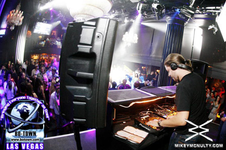 Godskitchen_BodyEnglish_HardRockHotel_JohnDahlback_91609_38