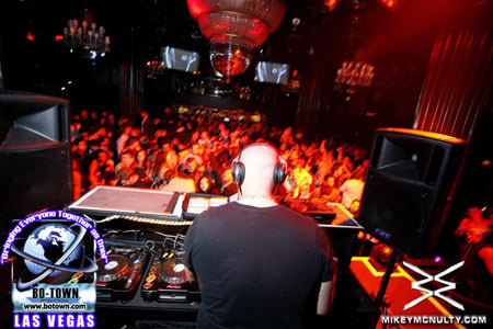Godskitchen_BodyEnglish_RogerSanchez_120909_007