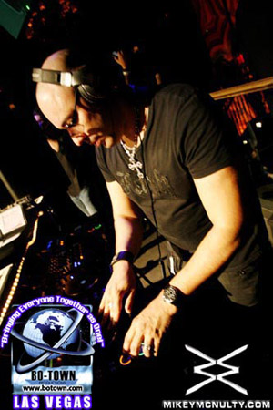 Godskitchen_BodyEnglish_RogerSanchez_120909_009