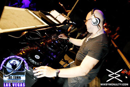 Godskitchen_BodyEnglish_RogerSanchez_120909_011