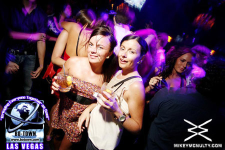 Godskitchen_BodyEnglish_AustinLeeds_Starkillers_LasVegas_81909_58