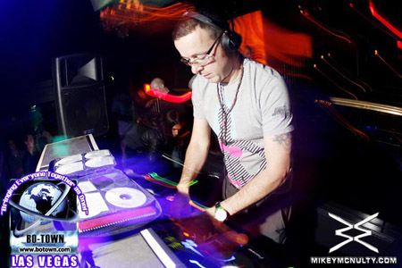 Godskitchen_JudgeJules_BodyEnglish_LasVegas_112509_031