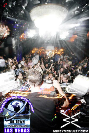 Godskitchen_NicFanciulli_BodyEnglish_LasVegas_120209_072