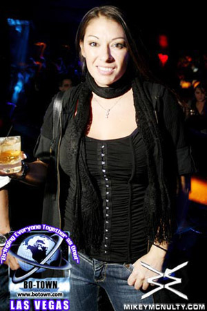 Godskitchen_NicFanciulli_BodyEnglish_LasVegas_120209_105