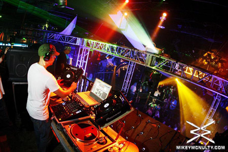 KosmicFestival_RandyBoyer_KristinaSky_82209_004