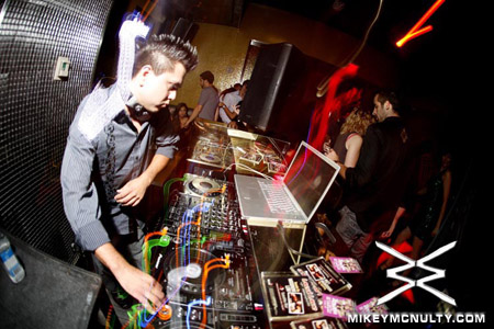 LocalLove_Moon_SatelliteBar_Palms_LasVegas_Nightlife_81109_33