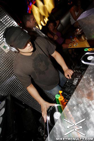 moon_nightclub_62210_037
