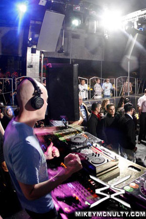 GoodlifeSundays_MoonNightclub_EddieHalliwell_120609_07