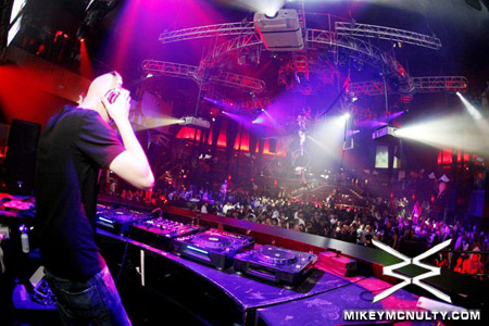 Perfecto_RainNightclub_LasVegas_Oakenfold_Stevens_91909_40