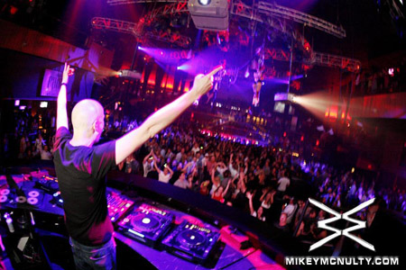 Perfecto_RainNightclub_LasVegas_Oakenfold_Stevens_91909_43