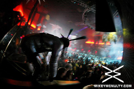 ArminvanBuuren_Perfecto_RainNightclub_LasVegas_101009_033
