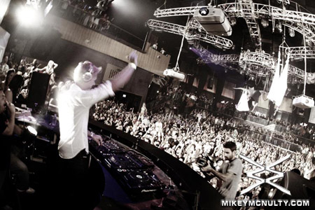 ArminvanBuuren_Perfecto_RainNightclub_LasVegas_101009_067