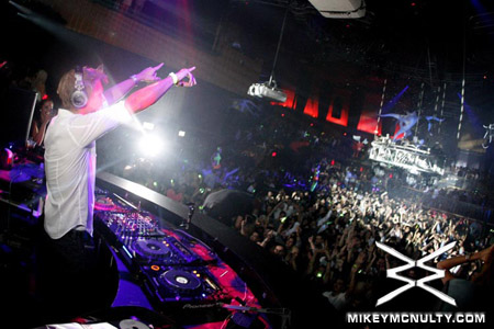 ArminvanBuuren_Perfecto_RainNightclub_LasVegas_101009_087