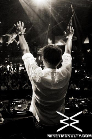 ArminvanBuuren_Perfecto_RainNightclub_LasVegas_101009_195