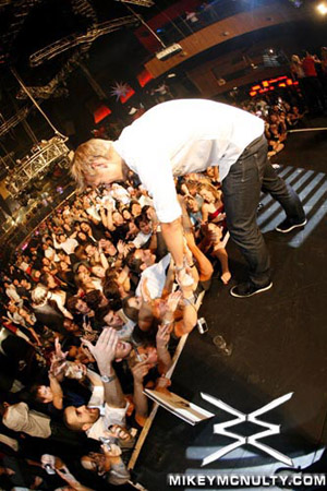 ArminvanBuuren_Perfecto_RainNightclub_LasVegas_101009_204