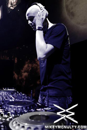 PerfectoVegas_Rain_FelixDaHousecat_121909_016