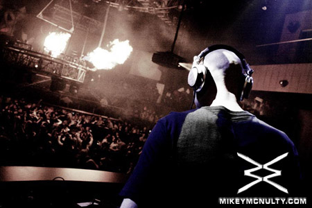 PerfectoVegas_Rain_FelixDaHousecat_121909_019