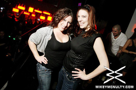 PerfectoVegas_Rain_FelixDaHousecat_121909_040