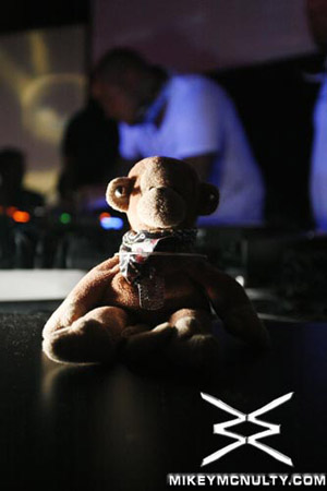 PerfectoVegas_Rain_FelixDaHousecat_121909_065