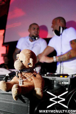 PerfectoVegas_Rain_FelixDaHousecat_121909_083