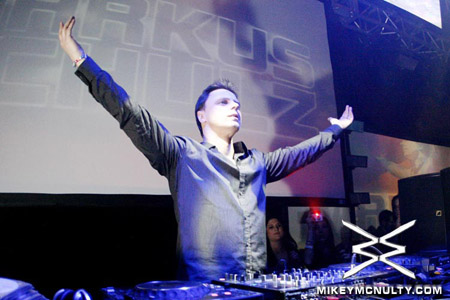 MarkusSchulz_BlakeJarrell_Perfecto_Rain_LasVegas_112109_107