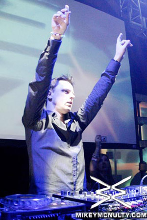 MarkusSchulz_BlakeJarrell_Perfecto_Rain_LasVegas_112109_110