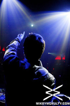 MarkusSchulz_BlakeJarrell_Perfecto_Rain_LasVegas_112109_133