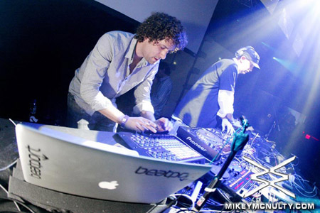 PerfectoVegas_MennoDeJong_RainNightclub_121209_021