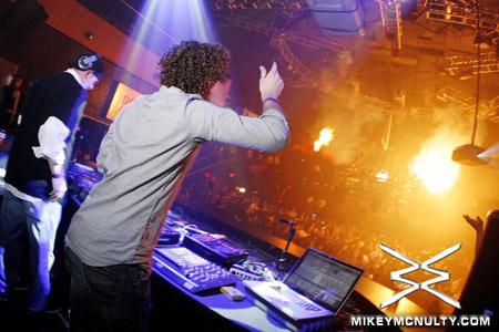 PerfectoVegas_MennoDeJong_RainNightclub_121209_038