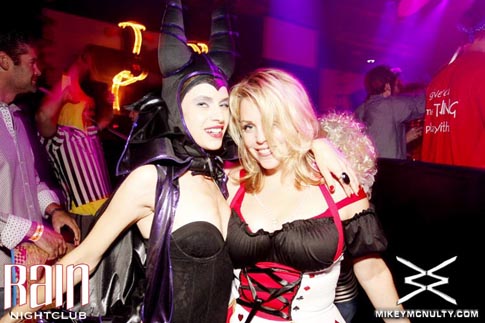 103010_Rain_Perfecto_KillerCostumes_032