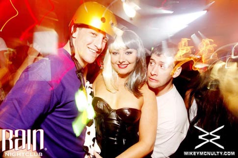 103010_Rain_Perfecto_KillerCostumes_034