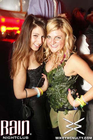 103010_Rain_Perfecto_KillerCostumes_043
