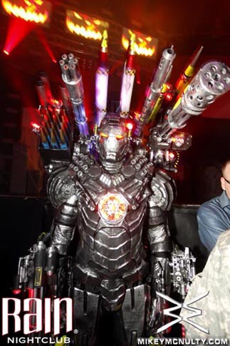 103010_Rain_Perfecto_KillerCostumes_049