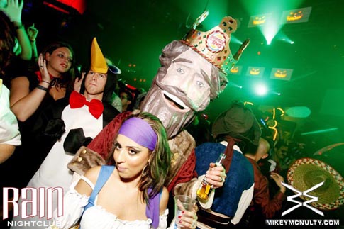 103010_Rain_Perfecto_KillerCostumes_081