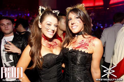 103010_Rain_Perfecto_KillerCostumes_093