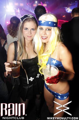 103010_Rain_Perfecto_KillerCostumes_096