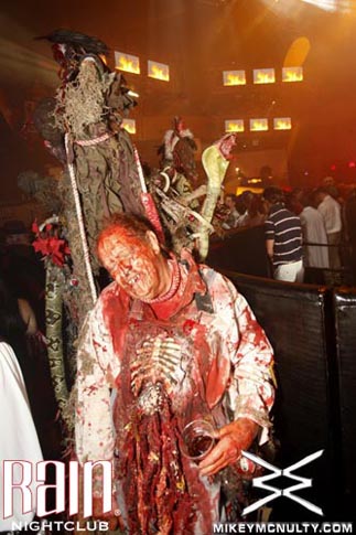 103010_Rain_Perfecto_KillerCostumes_111