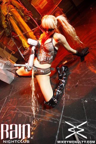 103010_Rain_Perfecto_KillerCostumes_116