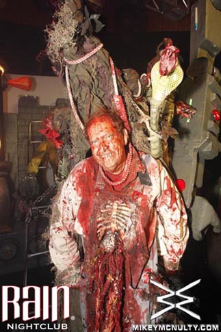 103010_Rain_Perfecto_KillerCostumes_141